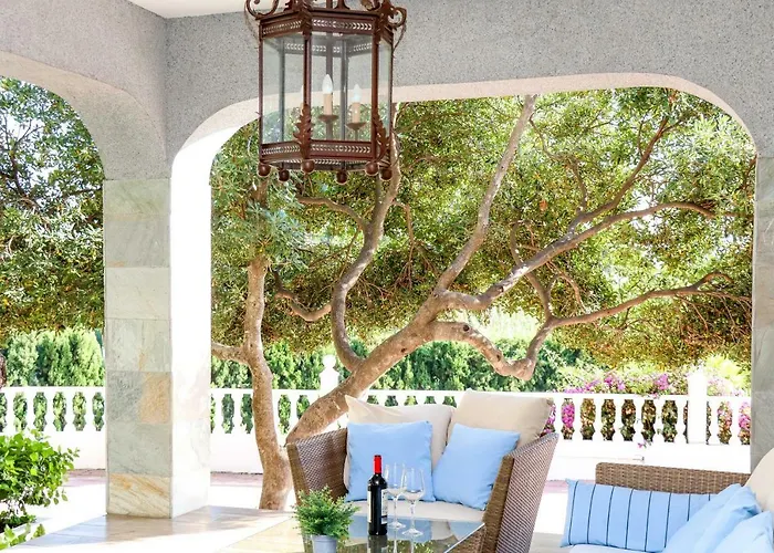 In Elviria, Villa *